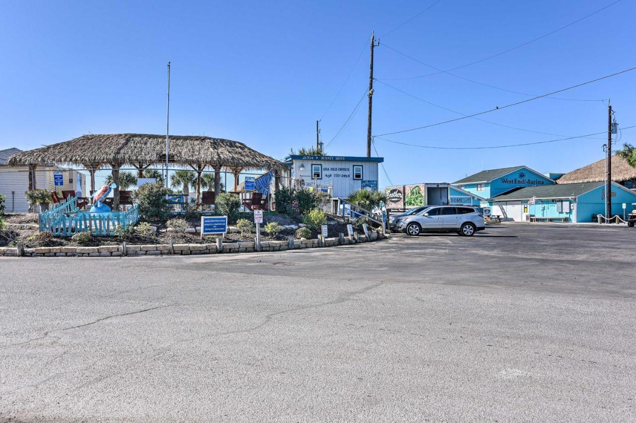 Oceanfront Galveston Home - Walk To Beach! Ngoại thất bức ảnh