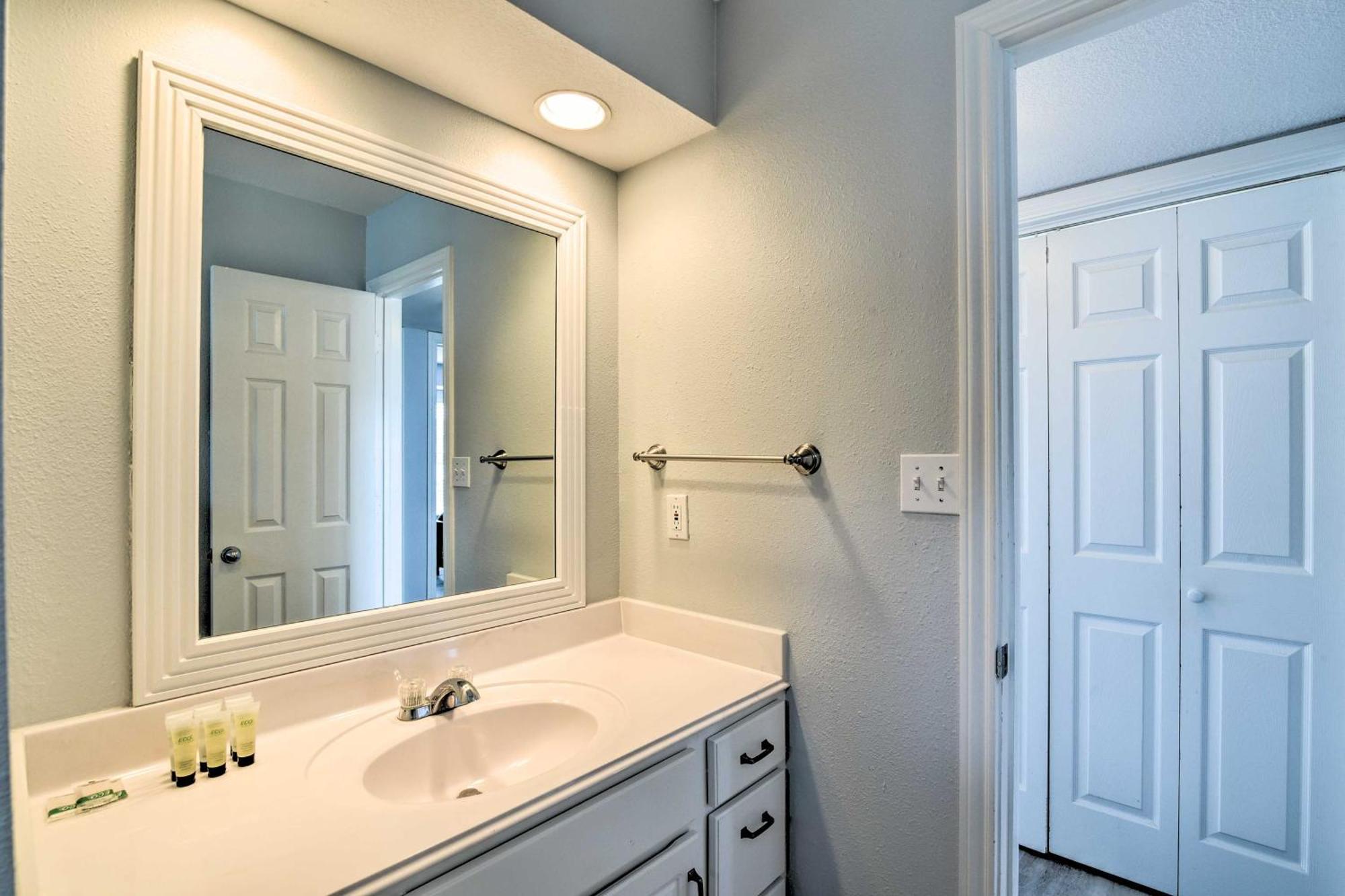 Oceanfront Galveston Home - Walk To Beach! Ngoại thất bức ảnh