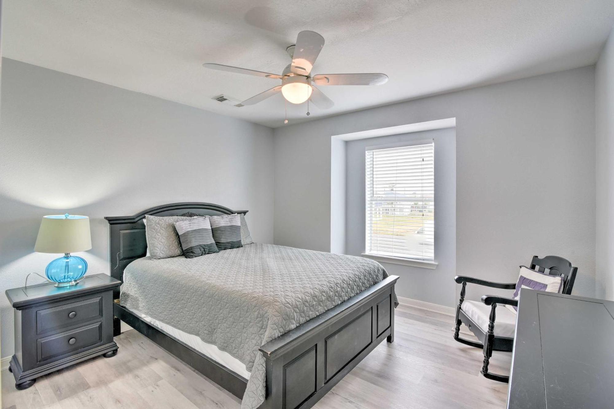 Oceanfront Galveston Home - Walk To Beach! Ngoại thất bức ảnh