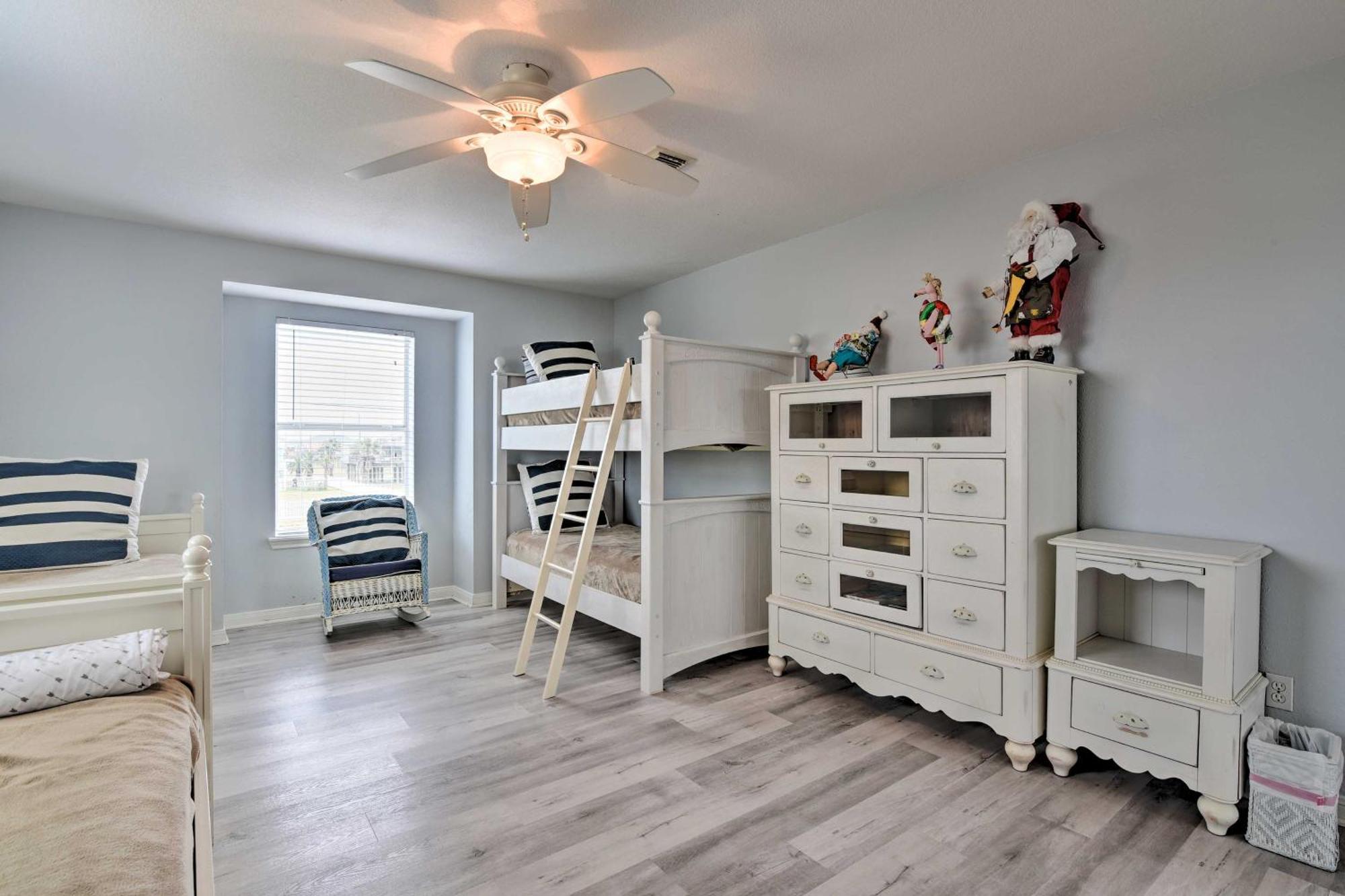 Oceanfront Galveston Home - Walk To Beach! Ngoại thất bức ảnh