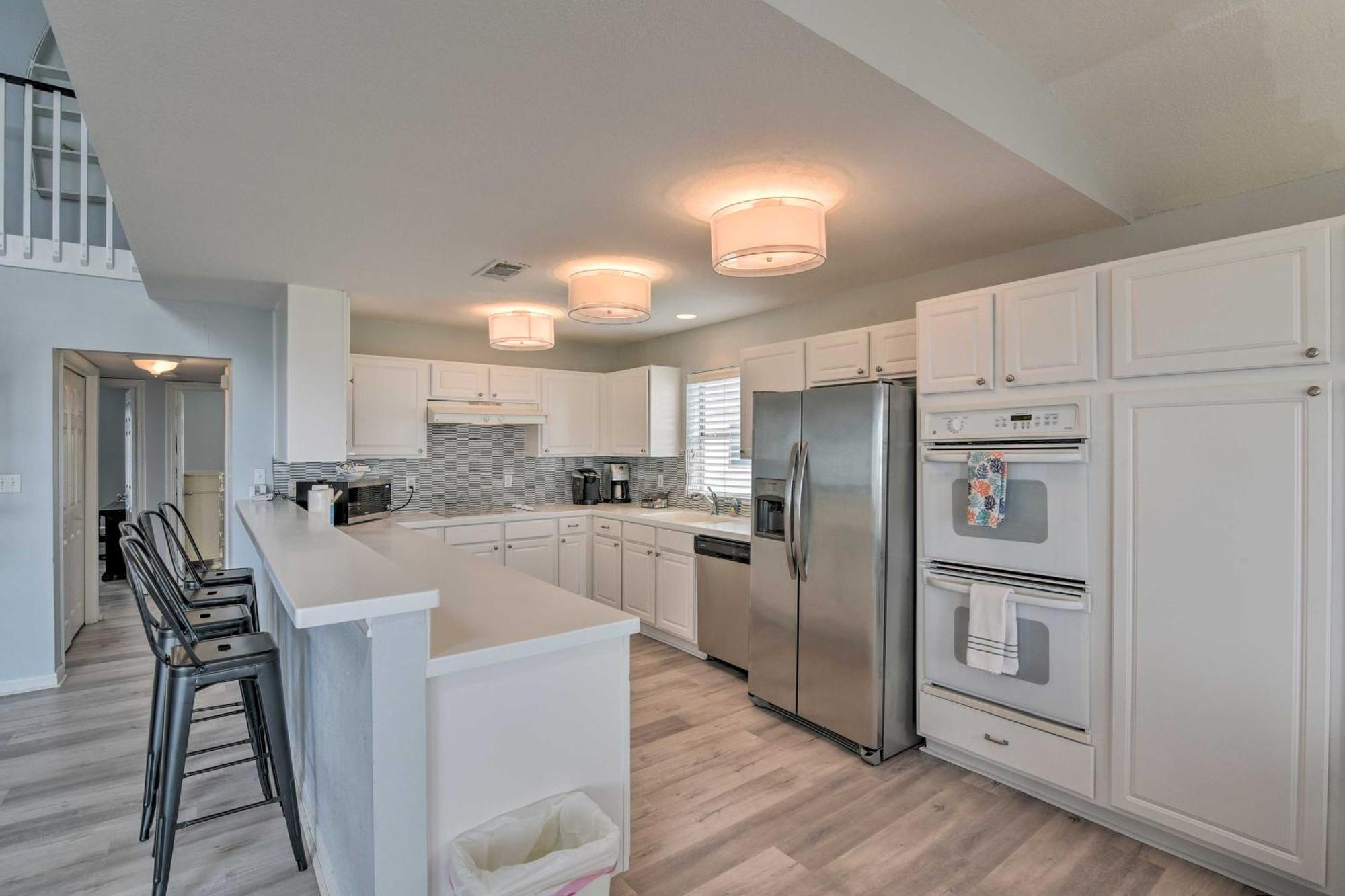 Oceanfront Galveston Home - Walk To Beach! Ngoại thất bức ảnh
