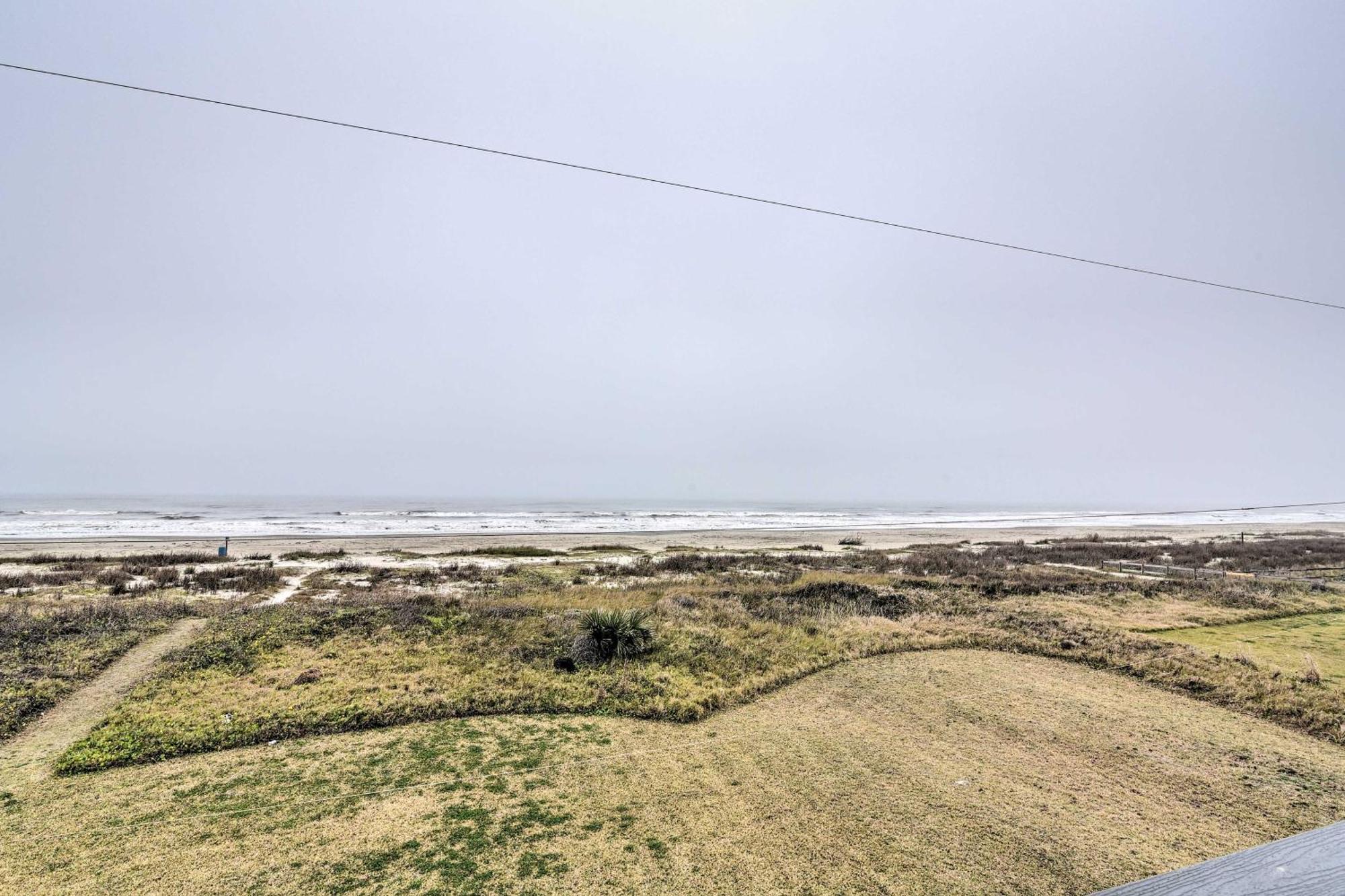 Oceanfront Galveston Home - Walk To Beach! Ngoại thất bức ảnh
